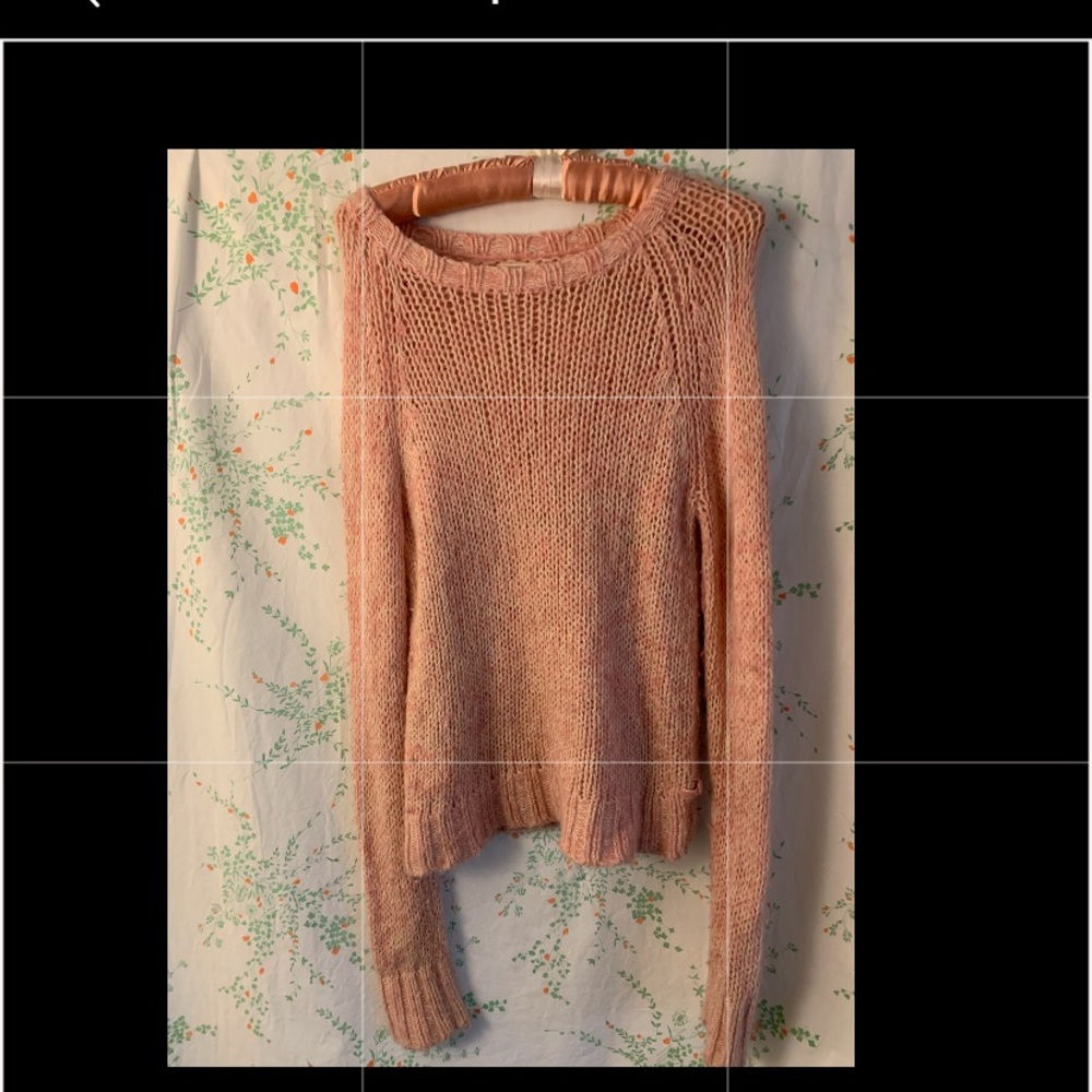 Gorgeous soft,knit AE sweater from the mid 90’s.